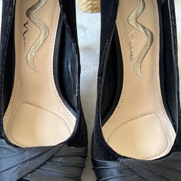 Nina black velvet heels - Picture 12 of 17